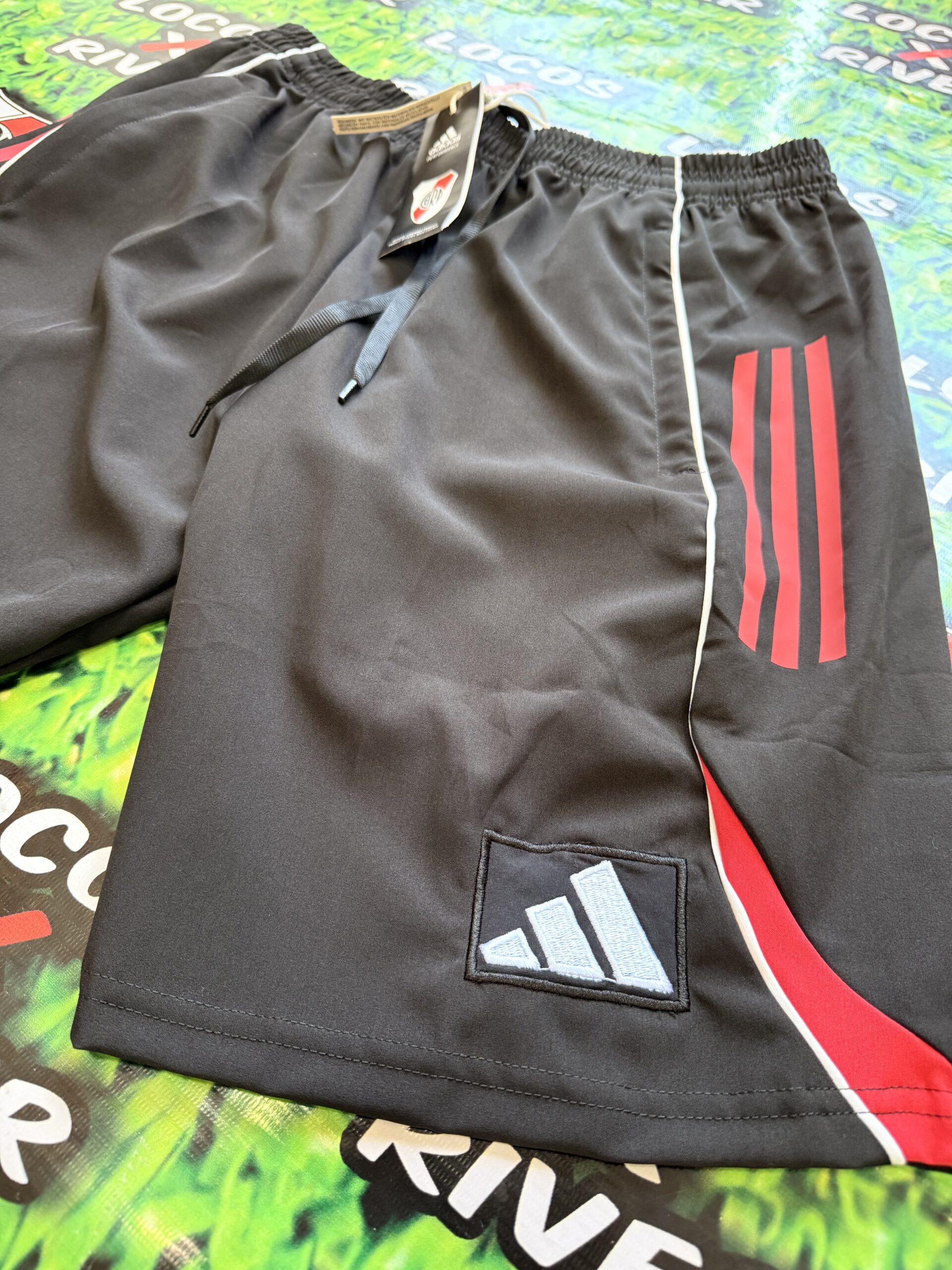 Bermuda Microfibra Negra 2025 - River Plate - Imagen 4
