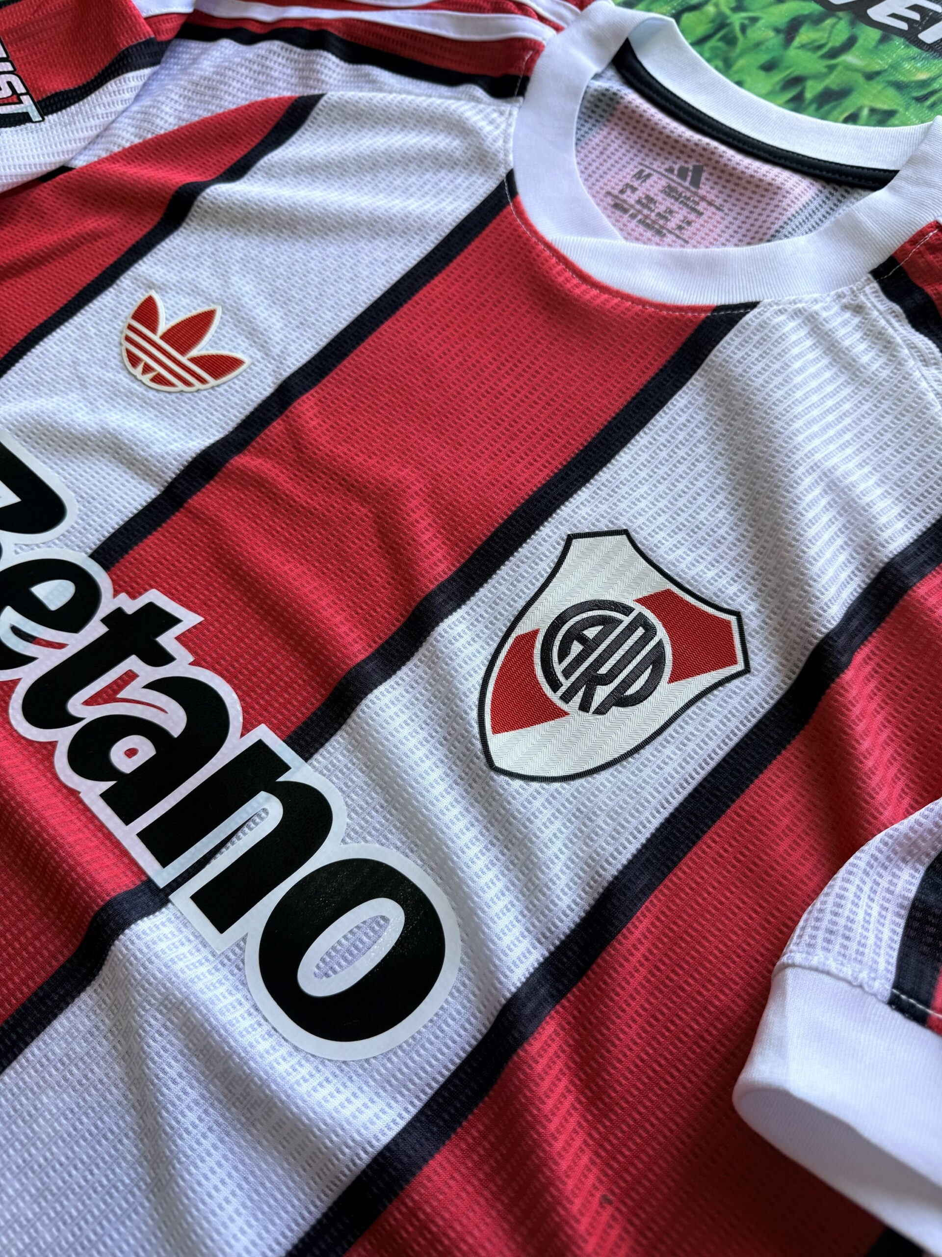 Camiseta Altern. Tricolor 26/27 River Plate (TPU) - Imagen 2